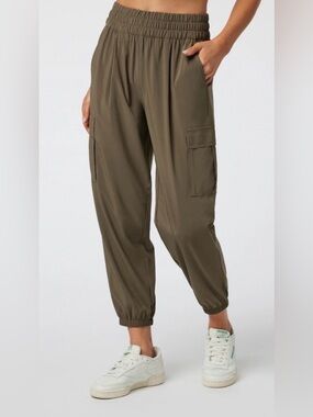 Vuori Villa Women’s Joggers - Olive Green